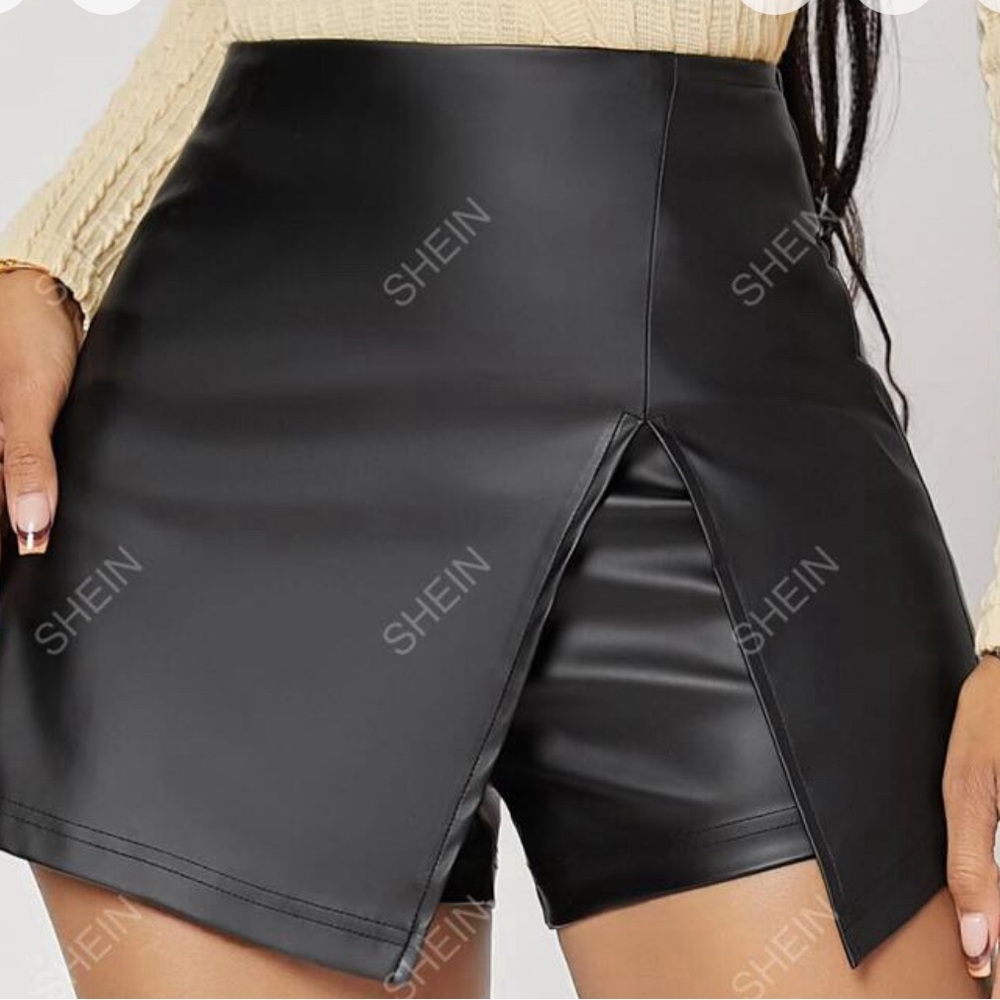 SHEIN leather skirt/short